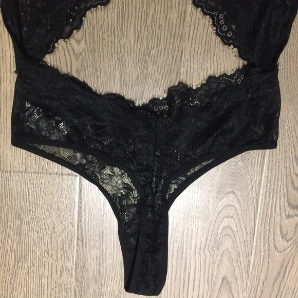 Lace halter cutout teddy bodysuit SZ L NWOT Black - Picture 8 of 14
